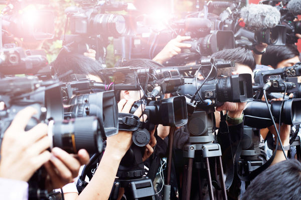 Leibwache der Queen desertiert um in der Ukraine zu kämpfen! 