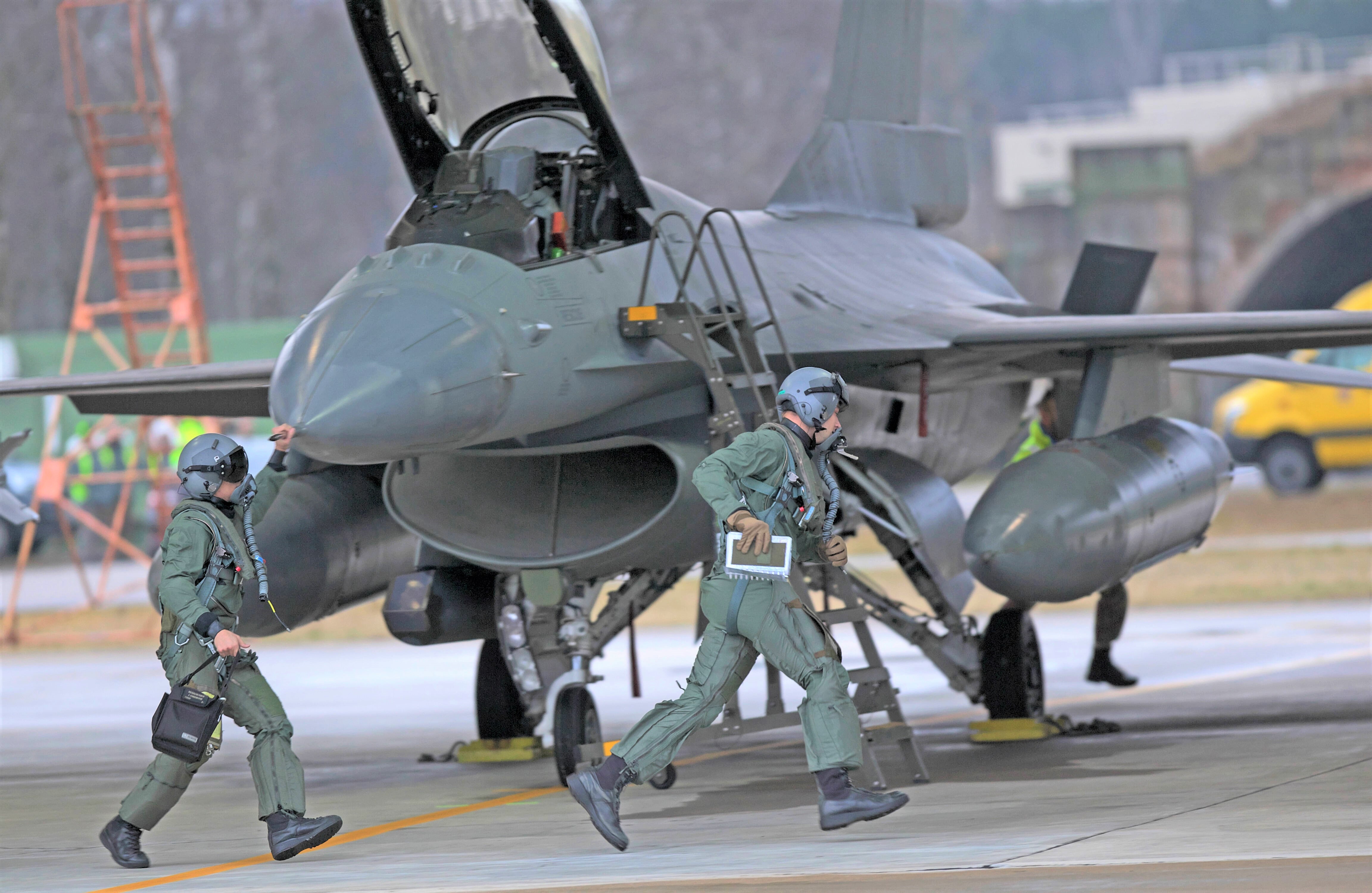 Alarmstart! Russen Kampfjet dringt in NATO-Luftraum ein! Abfangjäger über der Ostsee im Einsatz!