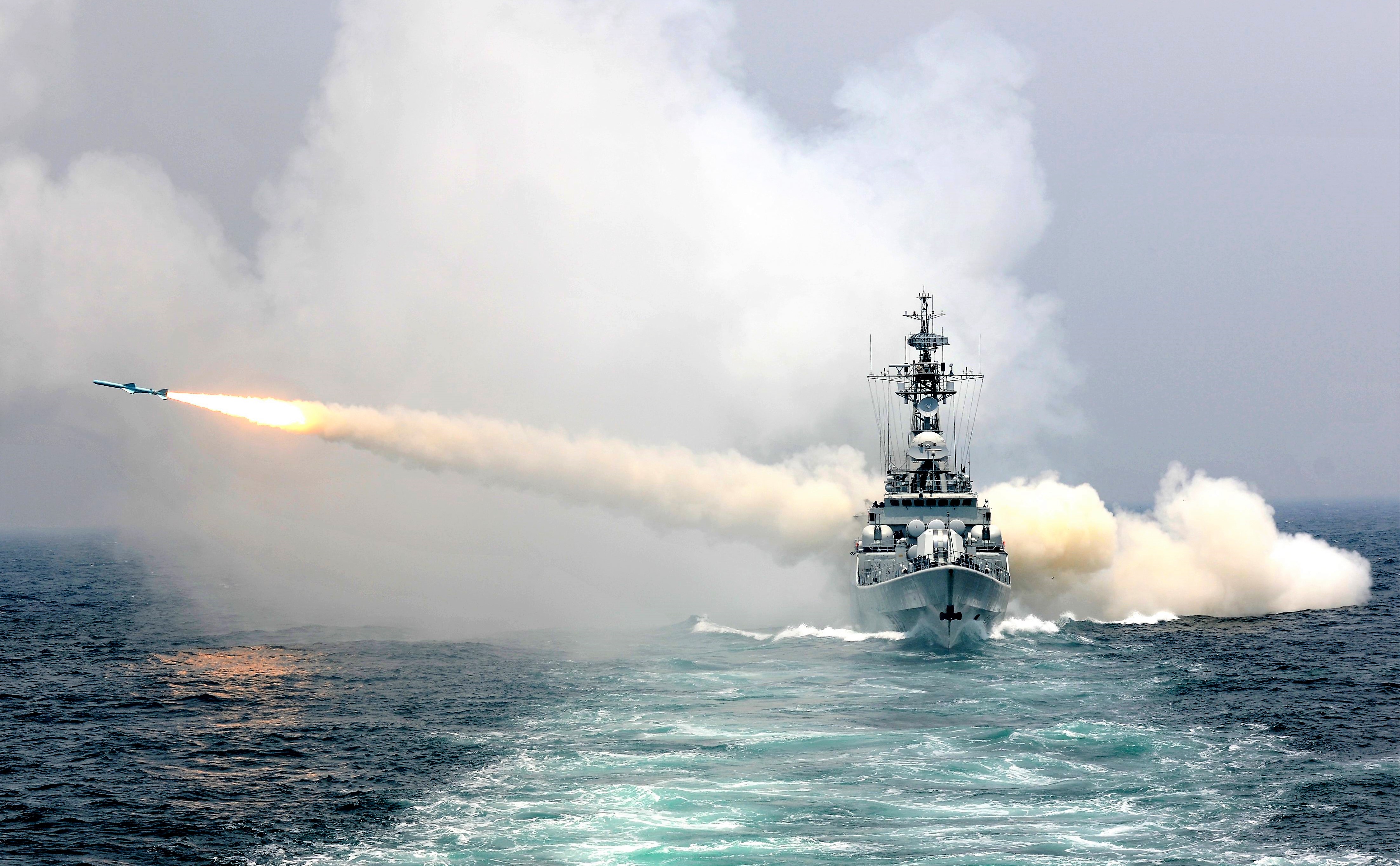 Putin schickt Kriegsschiffe in die Ostsee! Große Fregatte "Admiral Grigorovich" bei uns vor der Haustür!
