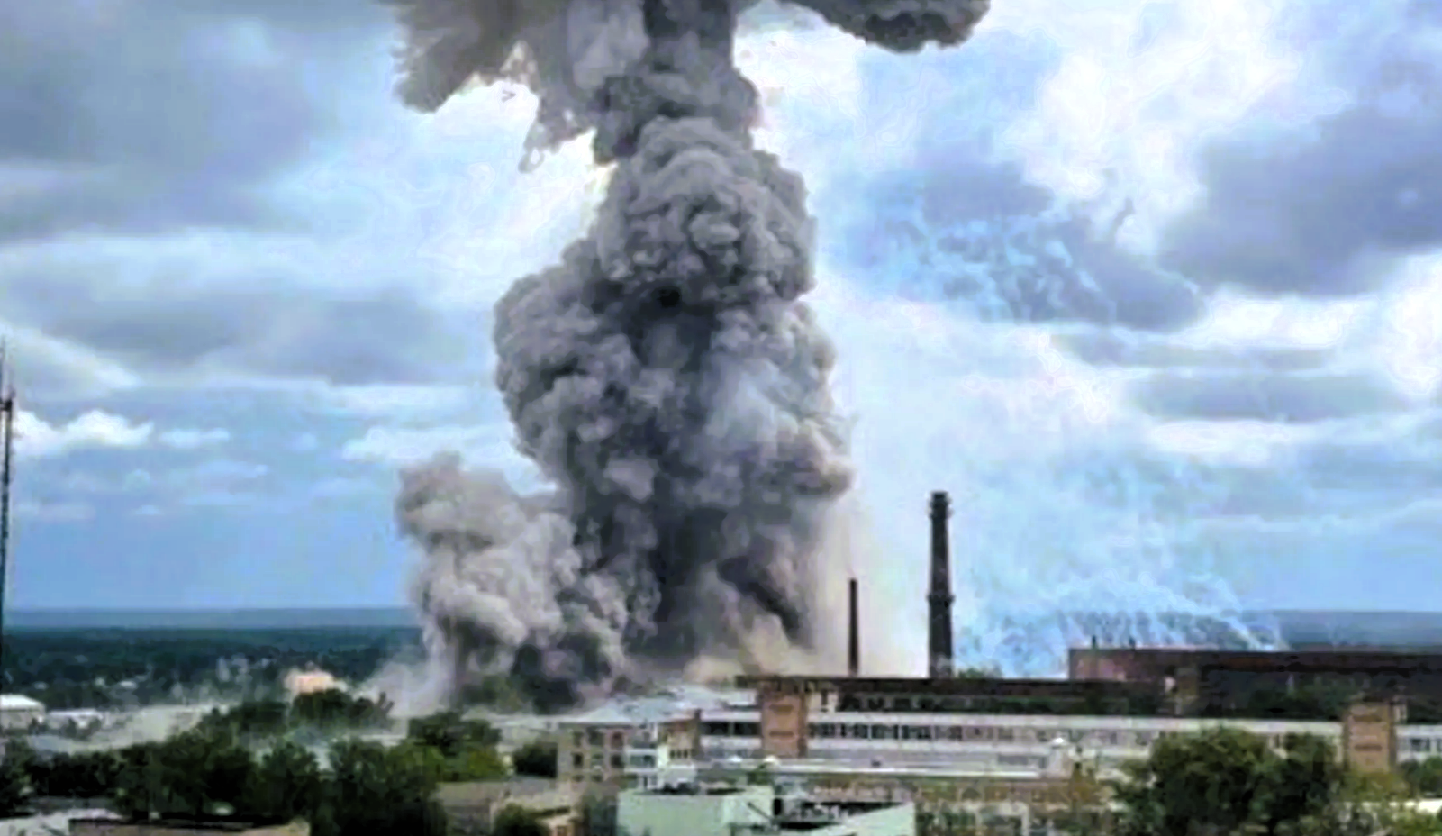 Riesige Explosion nahe Moskau! Waffenfabrik brennt - War es ein Anschlag oder ein Unfall?